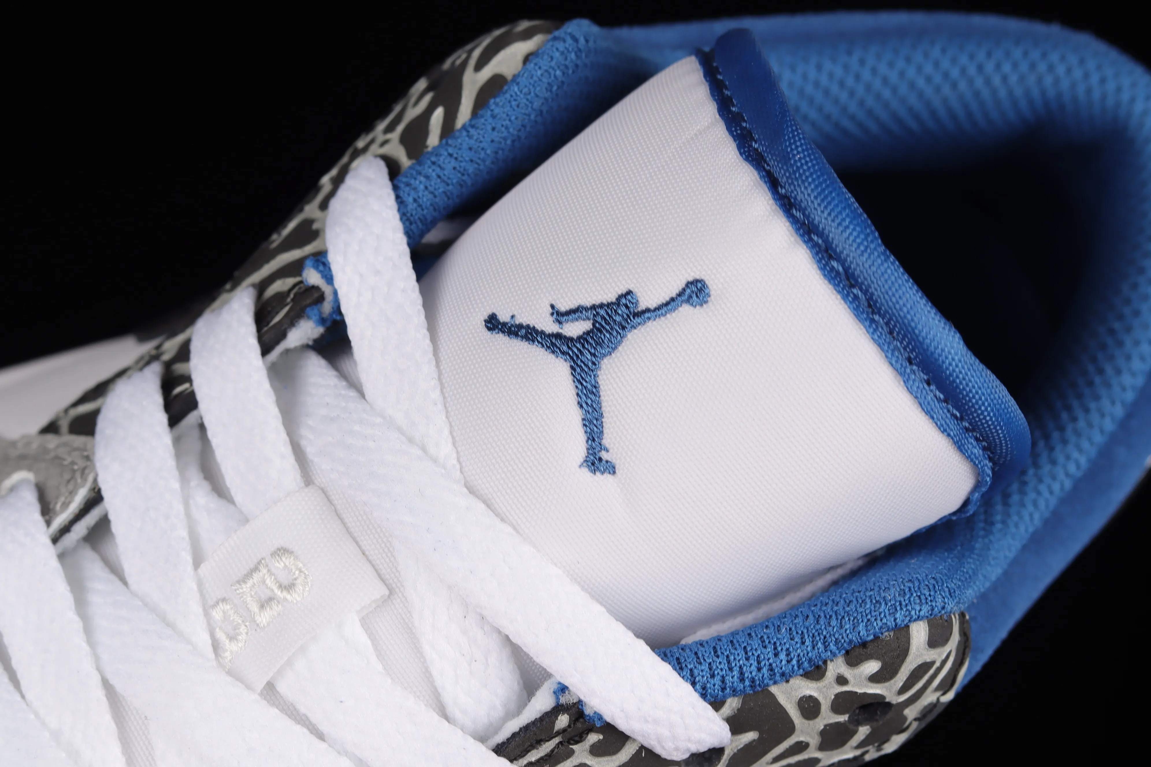 All categories Air Jordan Jordan series basketball shoes Air Jordan 1 Low Z version Air Jordan 1 Low "True Blue" AJ1 Joe 1 burst white and blue color low-top basketball shoes DM1199-140